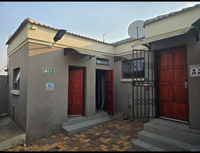10 BEDROOM HOUSE FOR SALE IN PIMVILLE ZONE 5